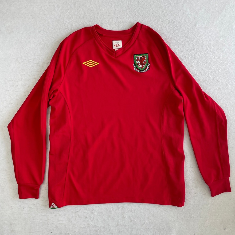 Umbro Wales National Team Soccer Jersey Mens Large Red Long Sleeve Church 15